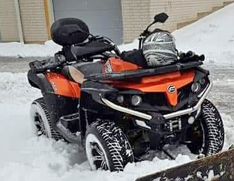 Orange fyrhjuling CF Moto CForce 550 stulen i Flen