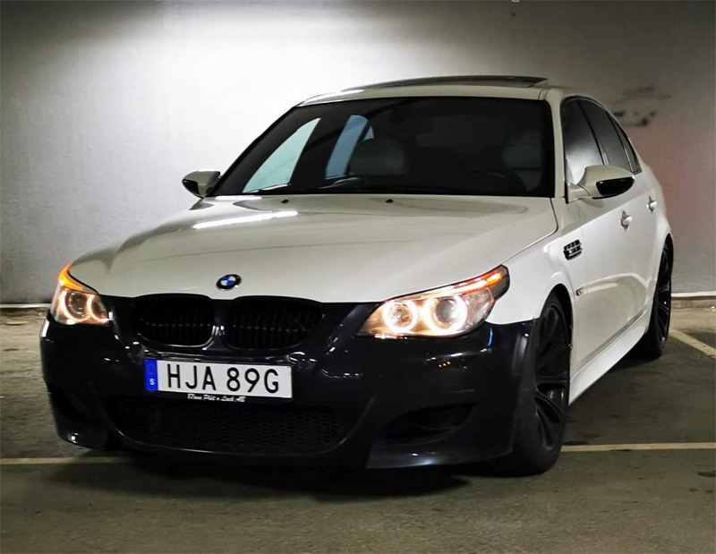 Vit BMW M5 (E60) stulen i Järfälla nordväst om Stockholm