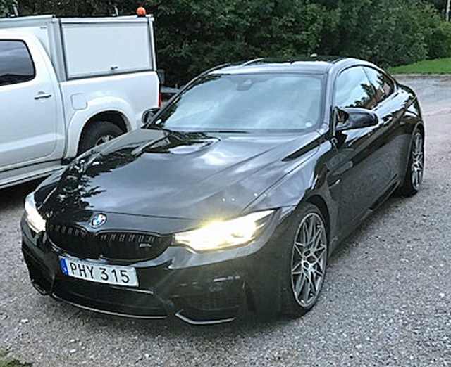 Svart BMW M4 Competition stulen i Sollentuna